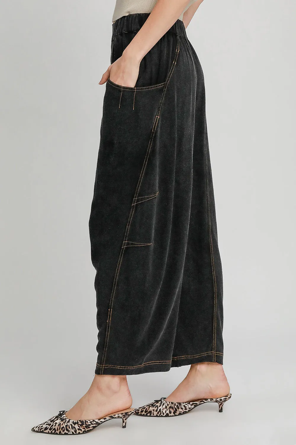 Black Elastic Waist Baggy Fit Pants with Pockets