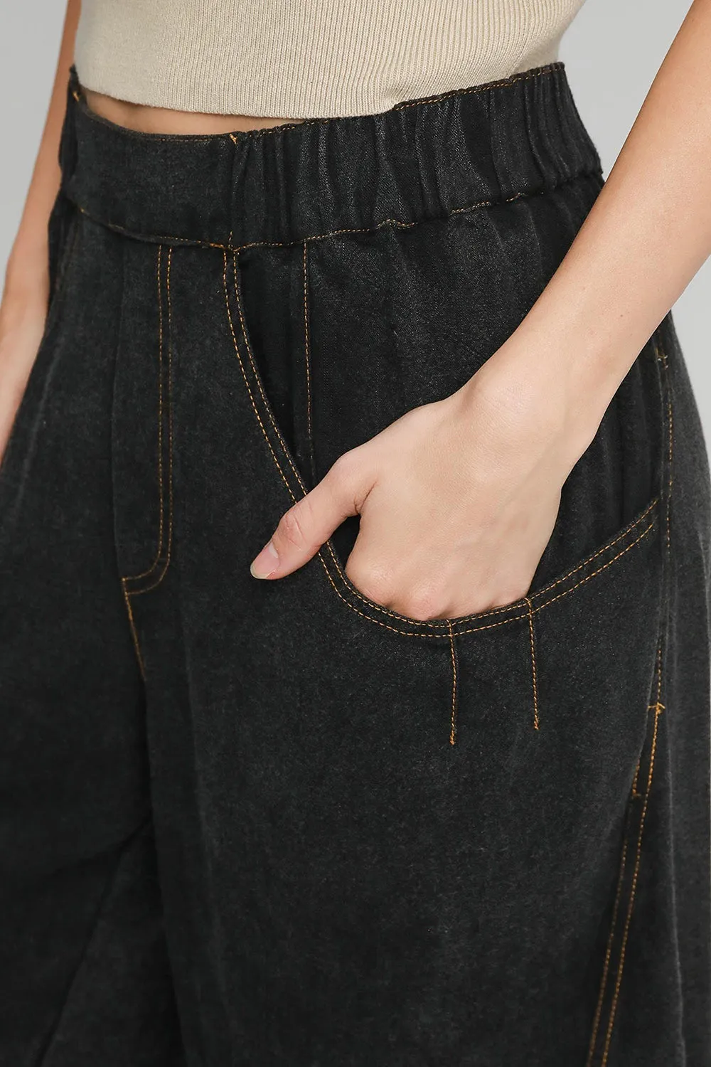 Black Elastic Waist Baggy Fit Pants with Pockets