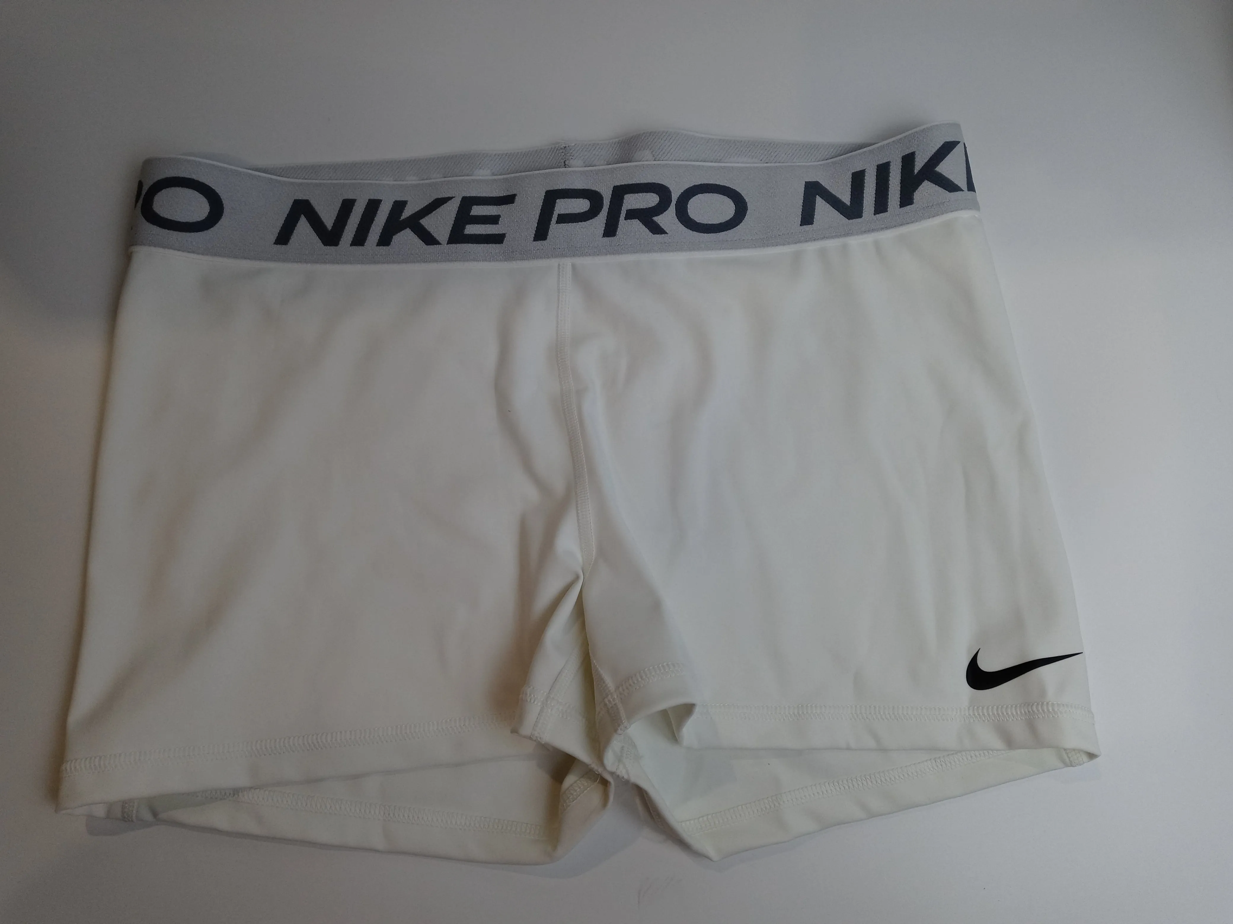 Nike Women's Pro 365 3 Inch Shorts Size XL White
